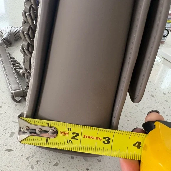 Tory Burch Fleming convertible in matte Grey Heron Quilted leather. Shoulder Bag - Picture 3 of 16